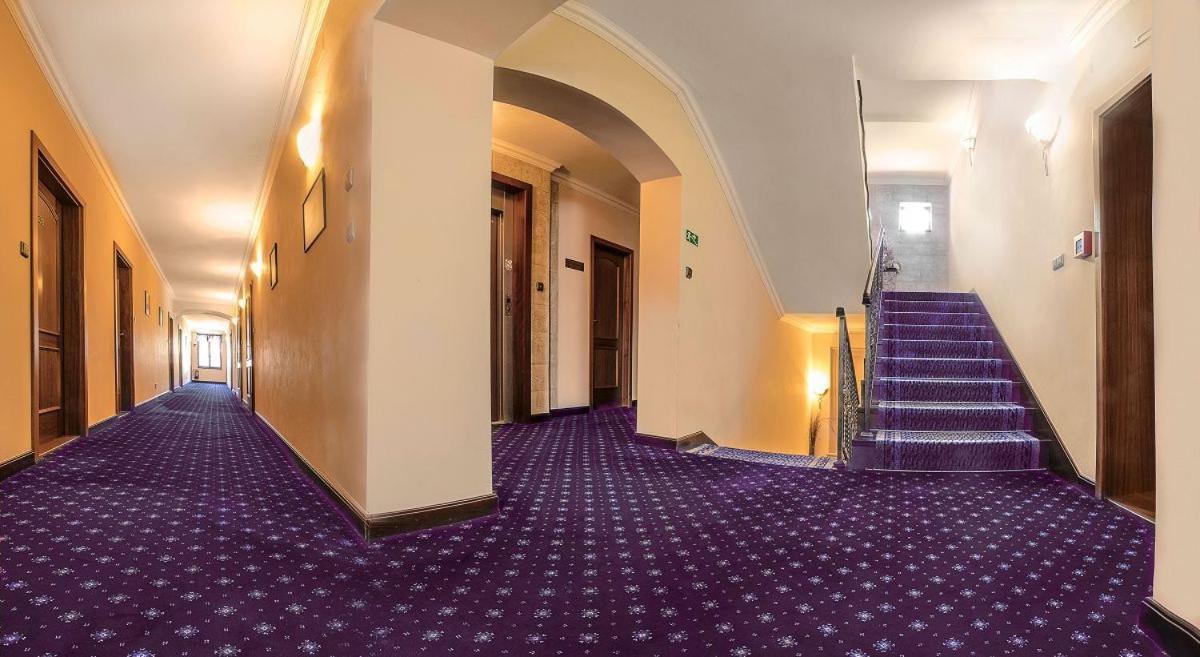Hotel Buchlovice Luaran gambar
