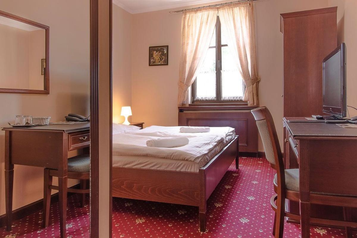 Hotel Buchlovice Luaran gambar