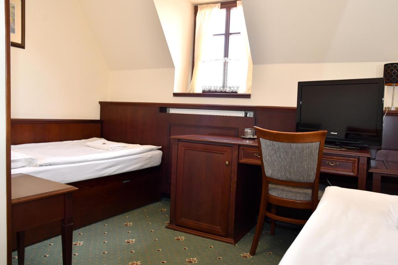Hotel Buchlovice Luaran gambar