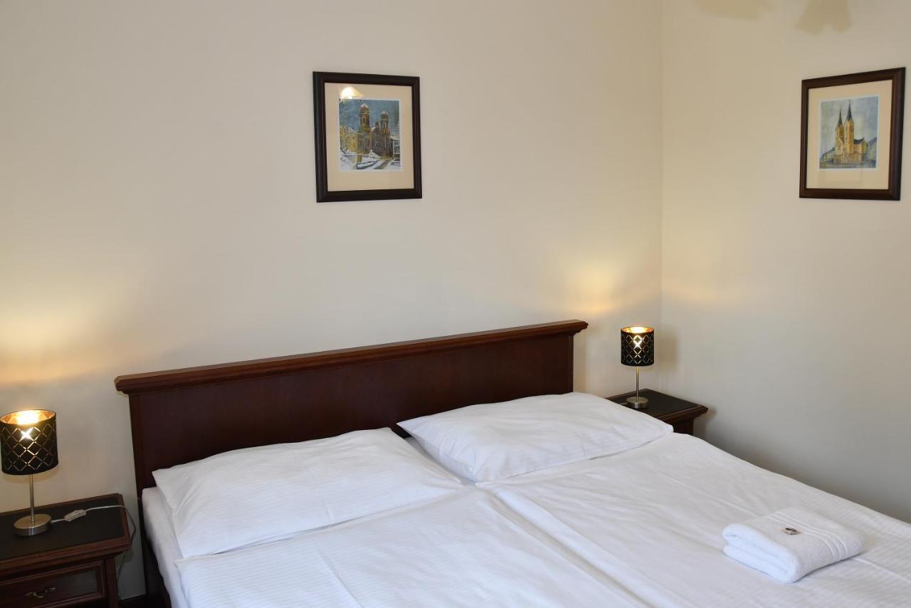 Hotel Buchlovice Luaran gambar